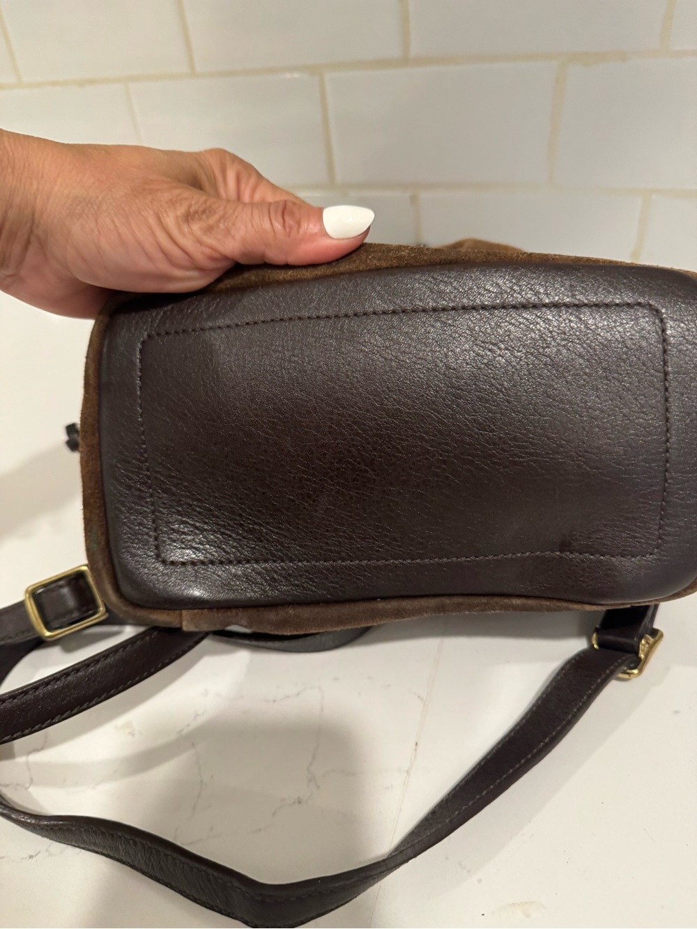 Vintage Coach Suede 9878 Leather Women's Drawstring Bucket Brown
Small Backpack - Picture 10 of 11
